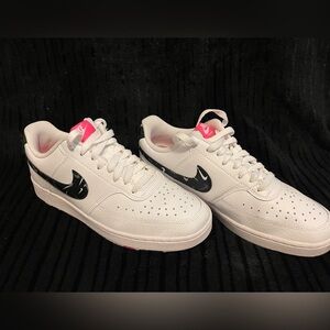 Women’s Nike Court Vision Low - Size 9